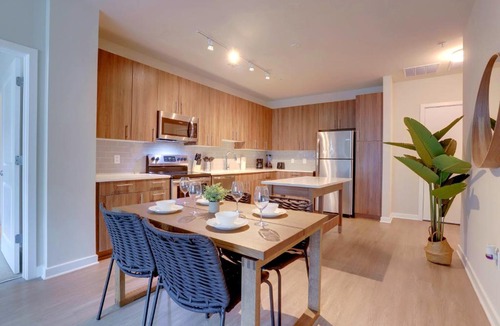 Groveton Apartment | Tranquil Stay Near Monuments and Metro