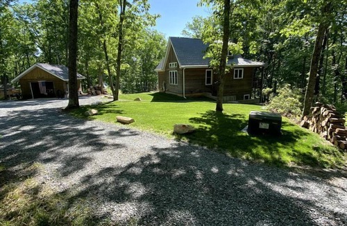 Schuyler House | Tranquil Vacation Rental Nestled in the Shenandoah Mountains of Howardsville, Virginia