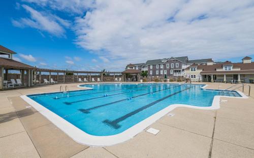 Pine Island House | Tranquility - Pine Island, Lake View, Pets OK, Hot Tub, 2 Community Pools/Tennis/Playground