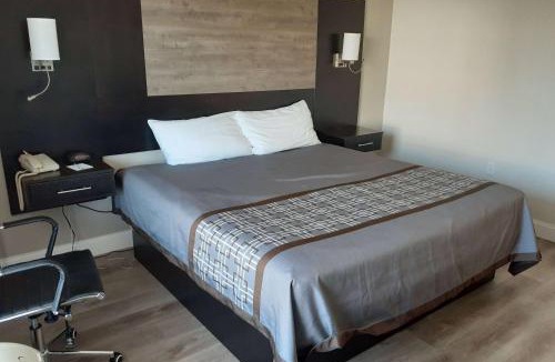Northeast Virginia Beach Hotel | Travelodge by Wyndham Virginia Beach Bay Beach