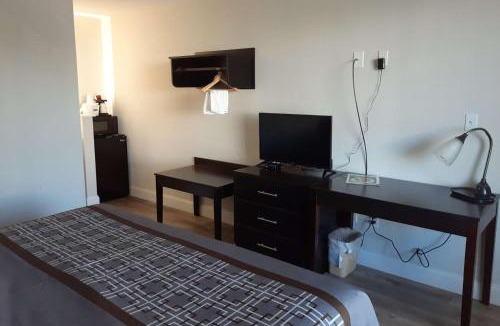 Northeast Virginia Beach Hotel | Travelodge by Wyndham Virginia Beach Bay Beach
