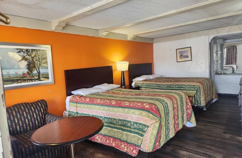 Elkton Hotel | Travelodge by Wyndham Elkton University Area