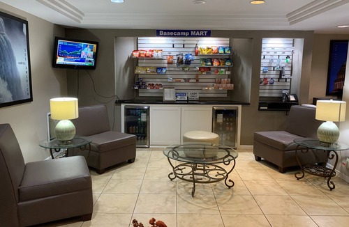 Newtonville Hotel | Travelodge Inn & Suites by Wyndham Albany