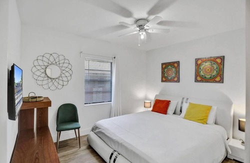 Buena Vista Villa | TRENDY-LUX-HOUSE-6BR/3BATHS-8MIN FROM SOUTH BEACH !