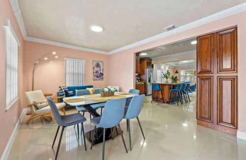 West Little Havana House | Tropical Bay House-Near By Brickell, Wynwood and South Beach