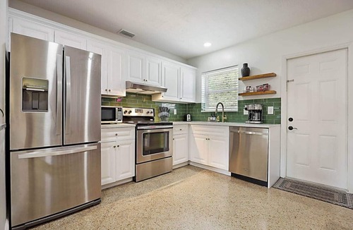 Boynton Beach House | Tropical Escape near Beach! Tons of parking!