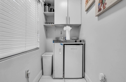Little Haiti Apartment | Tropical Haven | Cozy 1 BR Caribbean Getaway