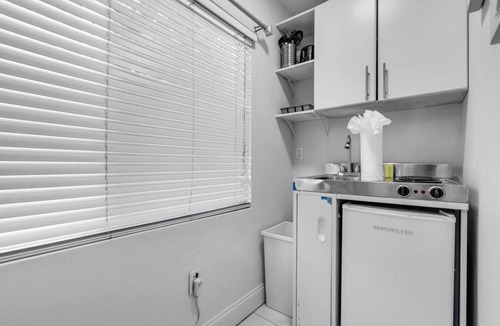 Little Haiti Apartment | Tropical Haven | Cozy 1 BR Caribbean Getaway