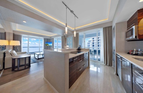 Central Beach Apartment | Tropical Holiday: Fort Lauderdale Beach Condo