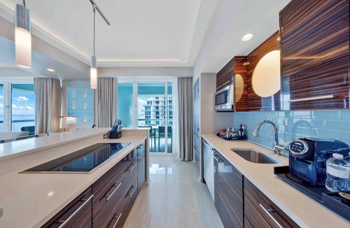 Central Beach Apartment | Tropical Holiday: Fort Lauderdale Beach Condo