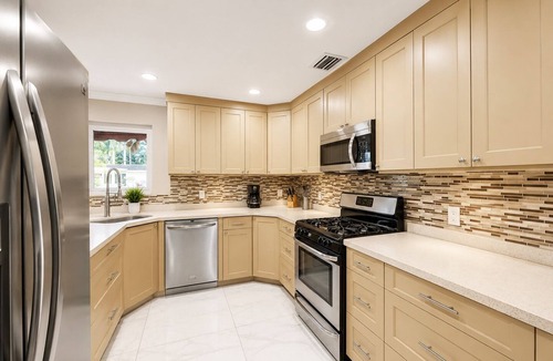 Hollywood Lakes Villa | Tropical Oasis 6BR/4BR Villa Pool & Billiard Room