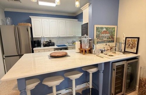 Poinsettia Heights House | Tropical Oasis - Pool+Hot Tub+BBQ - Near Las Olas