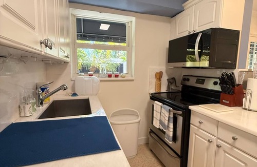 Poinsettia Heights House | Tropical Oasis - Pool+Hot Tub+BBQ - Near Las Olas