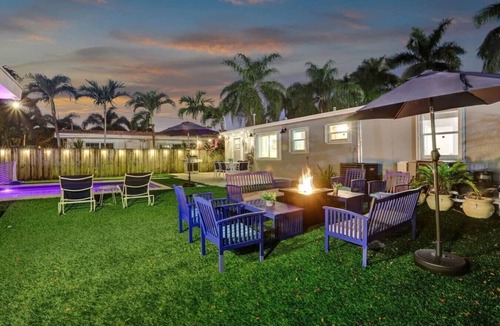 Hallandale Beach House | Tropical Oasis, Pool, Mini-Golf & Guest House