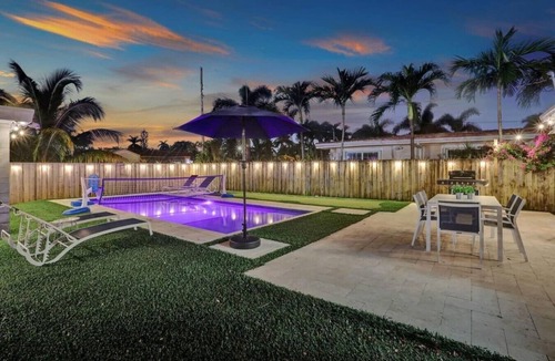 Hallandale Beach House | Tropical Oasis, Pool, Mini-Golf & Guest House