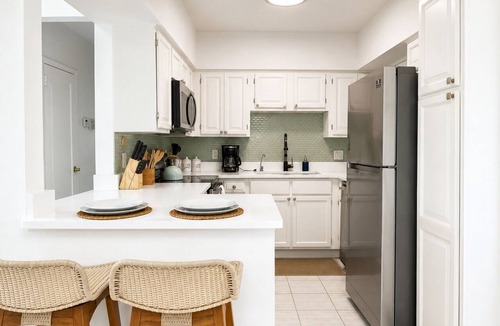 Parker Ridge House | Tropical Oasis w/Hot Tub Near Astonishing Beaches