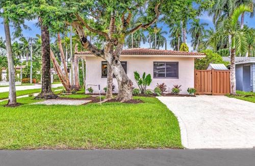 Downtown Hollywood House | Tropical Oasis With heated pool 10 mins airport & 5 mins Beach