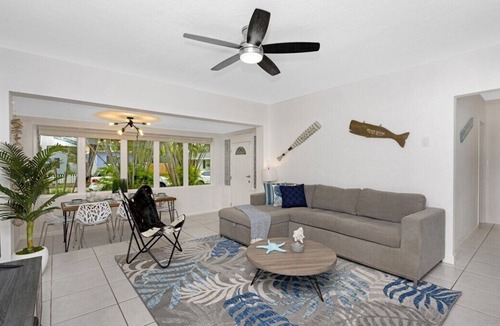 Parkside House | Tropical place near Beach & more Unit #1