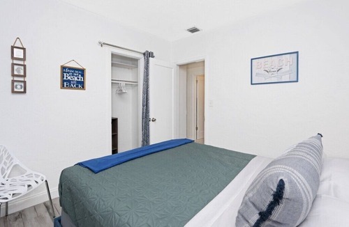 Parkside House | Tropical place near Beach & more Unit #1