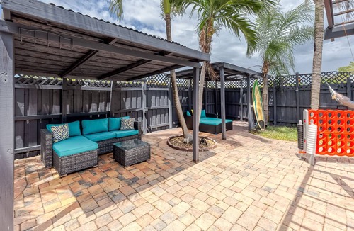 Central Corals House | Tropical pool/game home/minutes from beach and Wilton Manors