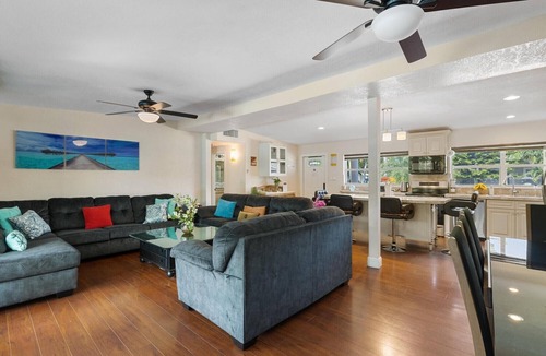 Riverland Village House | Tropical salt water pool home close to beaches,Hard Rock,Airport and Downtown!