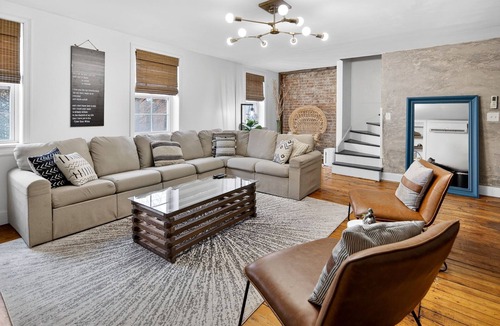 Troy House | Troy Retreat: Theater, Games & Parking