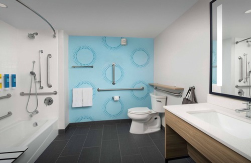 Flagami Hotel | TRU by Hilton Miami Airport South Blue Lagoon, FL