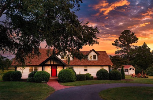 St. Michaels House | TRUE IN-TOWN ST MICHAELS 6 ACRE WATERFRONT - Heated Pool