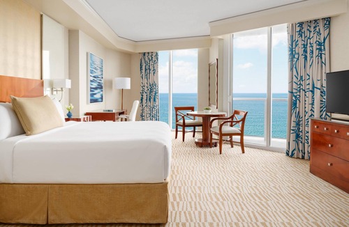 Sunny Isles Beach Hotel | Trump International Beach Resort