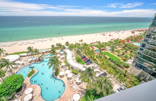 Sunny Isles Beach Apartment | TRUMP INTERNATIONAL BEACH RESORT 2 BEDROOM APARTMENT 1600 Sqf OCEAN FRONT
