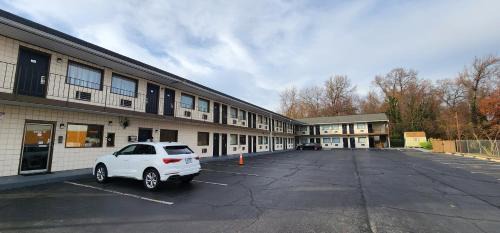 North Chesterfield Hotel | Turnpike Motel Richmond VA by Hotel O US 60