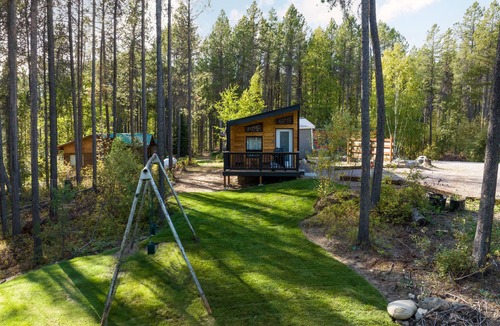 Columbia Falls Cabin | Twilight Micro Cabin at Spotted Bear Retreat