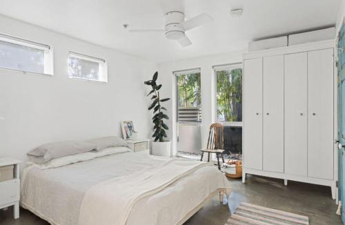 Del Rey Apartment | Two Bedroom Industrial Loft with Resort Amenities