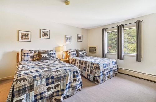 West Bridgewater Hotel | Two Double bed Standard Hotel room 219