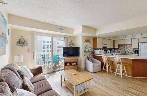Ocean City Condo | Two-Level Condo with Balcony, Central AC, Washer/Dryer & WiFi - Near the Beach