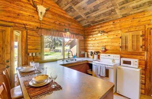 Rexford Cabin | Two Montana Cabins w/Hot Tubs Near Lake Koocanusa