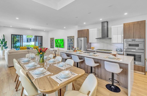 Harbordale House | Two Townhouses/Heated Pools/Centrally Located/Malibu Key