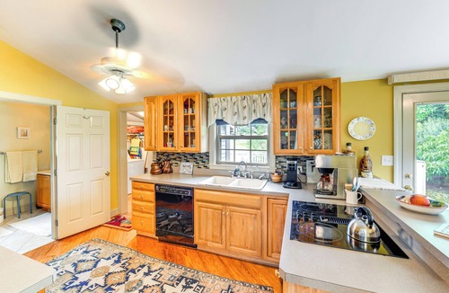 Tyaskin Cottage | Tyaskin Retreat w/Deck - Across From the Water!