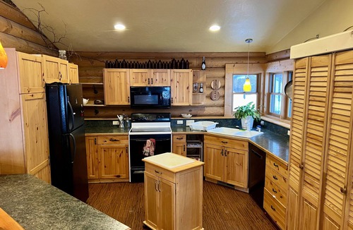 Big Arm House | Ultimate Lakeside Retreat on Flathead Lake near Glacier National Park