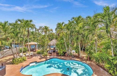 Fort Lauderdale Resort | ULTIMATE MAGICAL RESORT.12 BEEDROOMS 7 BATHROOMS. WATER FRONT FAMILY RESORT.