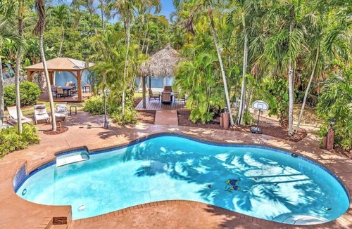 Fort Lauderdale Resort | ULTIMATE MAGICAL RESORT.12 BEEDROOMS 7 BATHROOMS. WATER FRONT FAMILY RESORT.