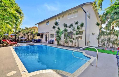 Dania Beach Villa | Ultra-Luxury 5BR Villa Heated Pool near Beach