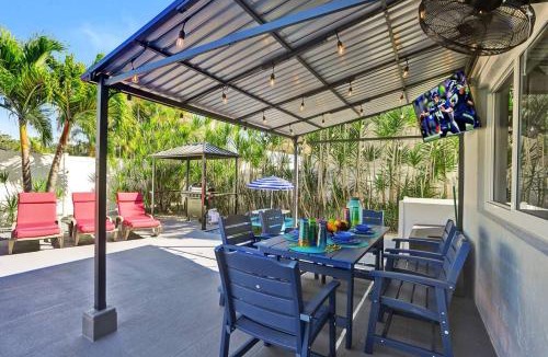 Dania Beach Villa | Ultra-Luxury 5BR Villa Heated Pool near Beach