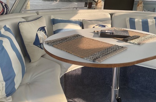 Washington Boat Rental | Unique Boating Getaway