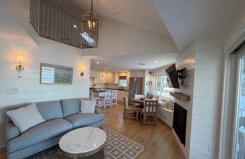 Greenbush House | Unique Waterfront Luxury Home - Coastal Entertaining at it's Finest