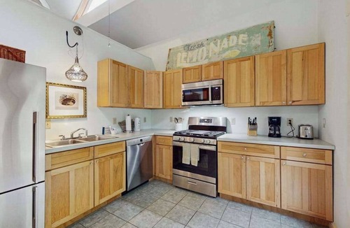West Tisbury House | Uniquely designed island retreat with fast WiFi & private W/D - dogs welcome