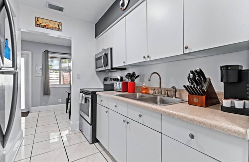 Middle River Terrace Apartment | Unit 1 - Cozy apartment in Fort Lauderdale