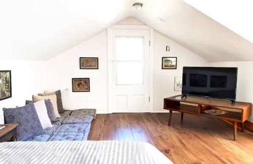 Atwater Village Apartment | Unit 2 The Lemon Atwater Village