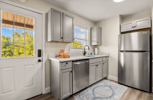 Colington House | Unit 2-Walk/Bike to Beach! Bikes Included!