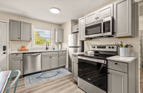 Colington House | Unit 2-Walk/Bike to Beach! Bikes Included!